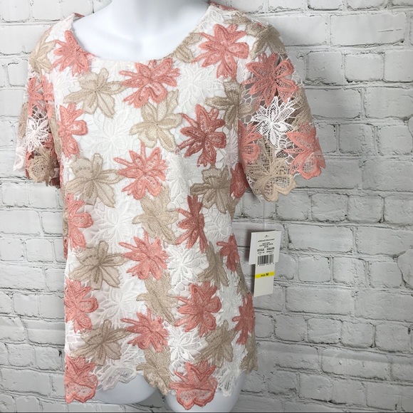 NWT La Dolce Vita Floral Lace Crocheted Lined Top - Picture 3 of 5